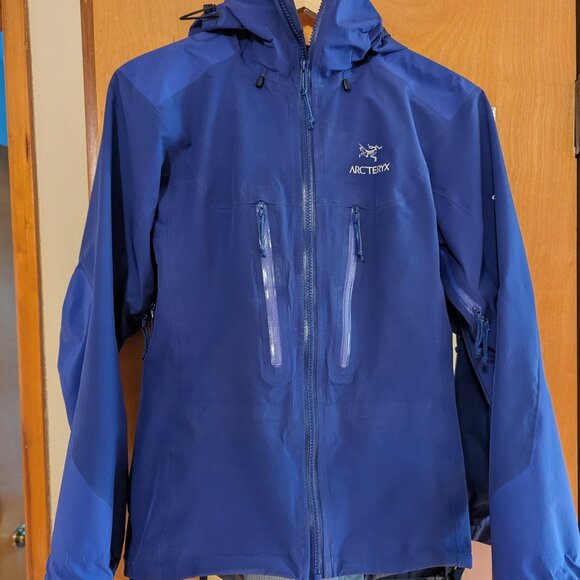 Arc'teryx Women's Alpha AR Jacket, Small, Blueish Purple - Picture 1 of 16